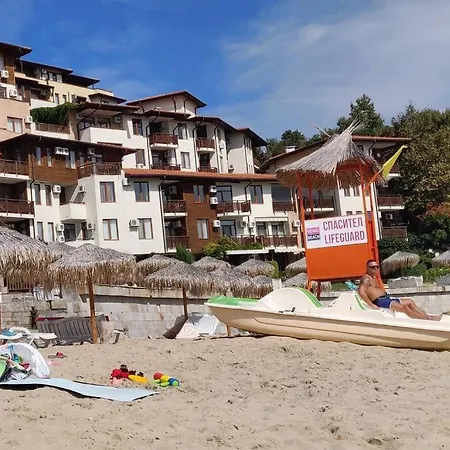Cute In Garden Of Eden 5* 40m To Beach Apartment *